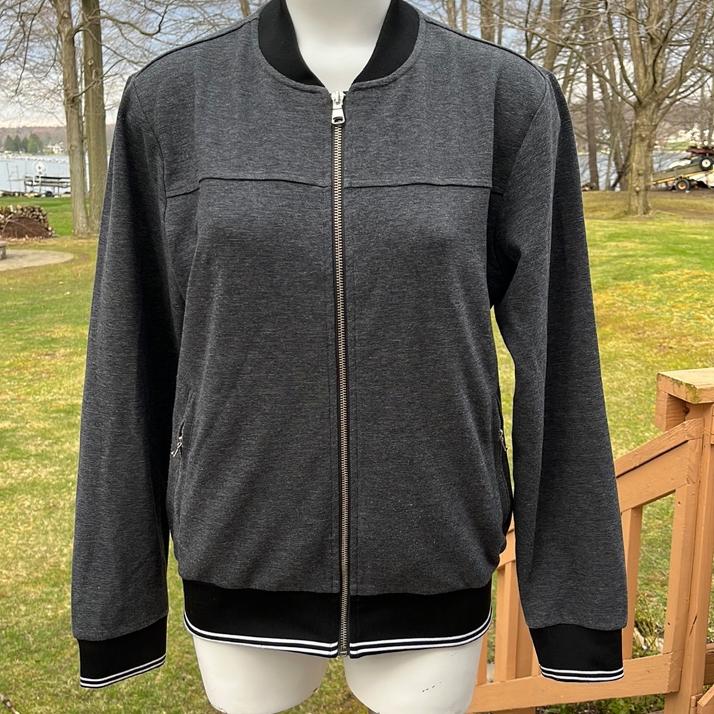 Bossini sweater/jacket in gray & black. L